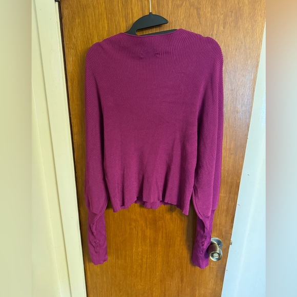 NWOT Bar III Size XL Fuchsia Textured Dolman Sleeve Crop Top Sweater - Picture 2 of 16
